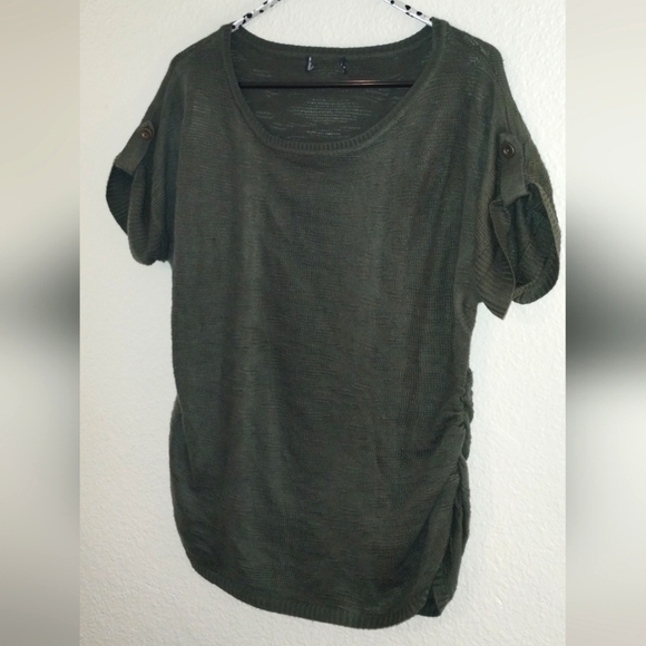 LIGHTWEIGHT SHORT SLEEVE SWEATER WITH RUCHED SIDES ~ ARMY/KHAKI GREEN ~ SIZE M/L - Picture 3 of 11